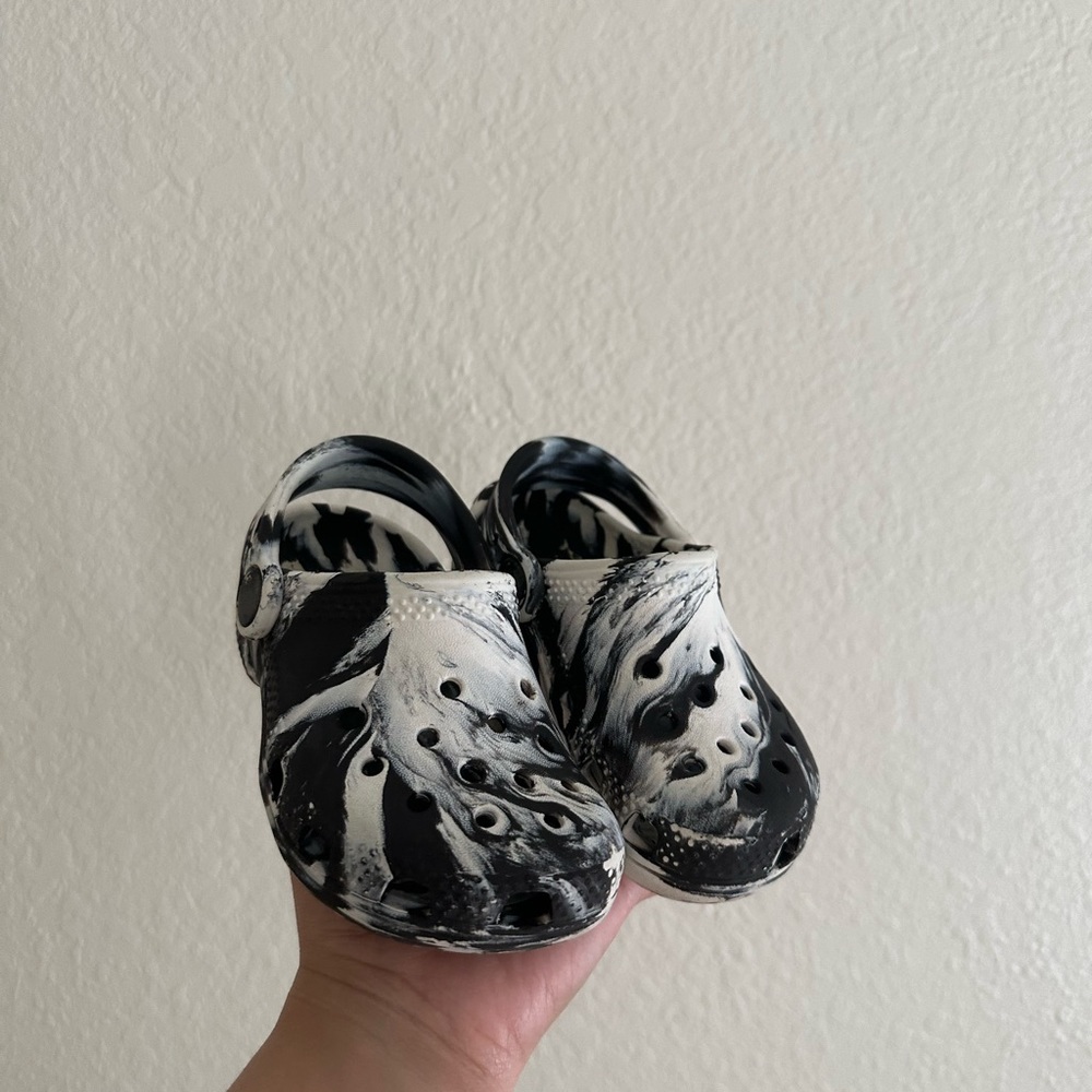 Toddler crocs